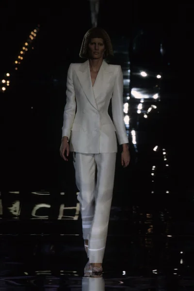 Look 50